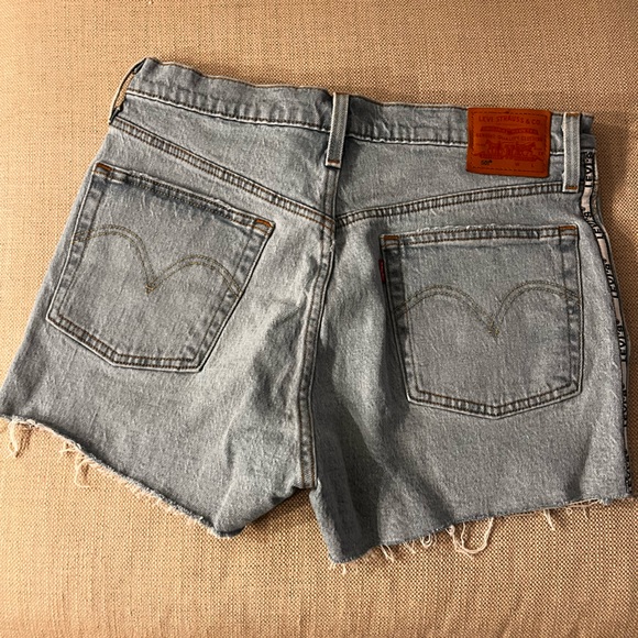 Levi’s logo shorts - Picture 2 of 5